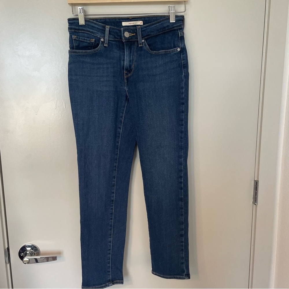 Levi’s 712 Slim Jeans Size 27 Women’s Midrise Blue Medium Wash Skinny Casual